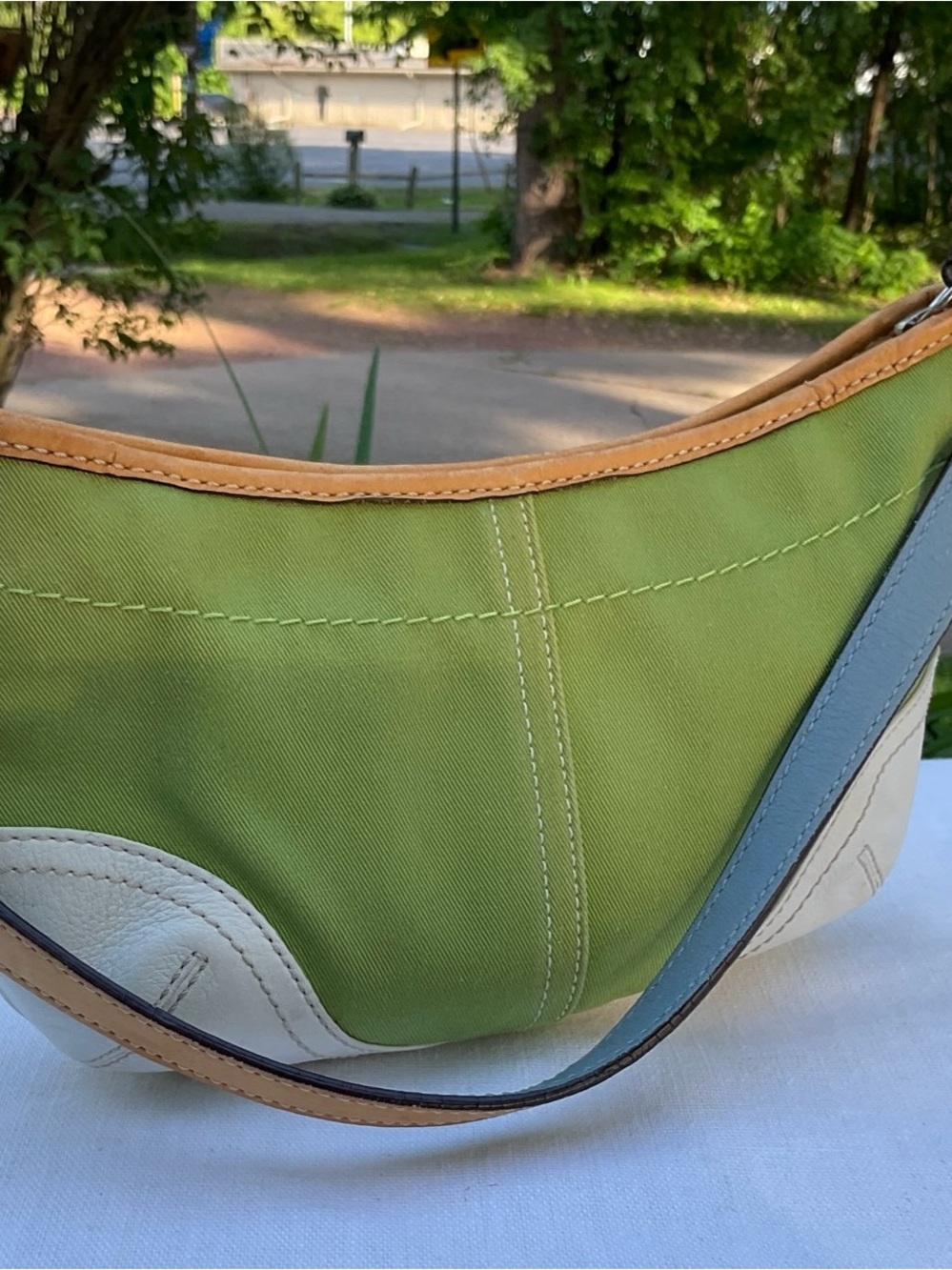 VINTAGE COACH GREEN W/WHITE LEATHER DEMI daisy BAG 1813 - Picture 3 of 13